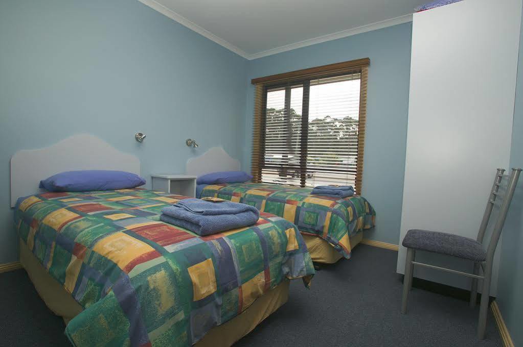 Strahan Bungalows Bagian luar foto