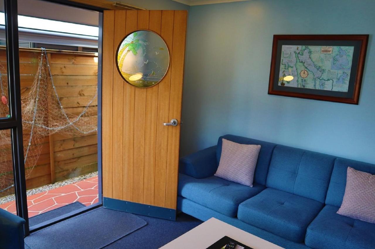 Strahan Bungalows Bagian luar foto