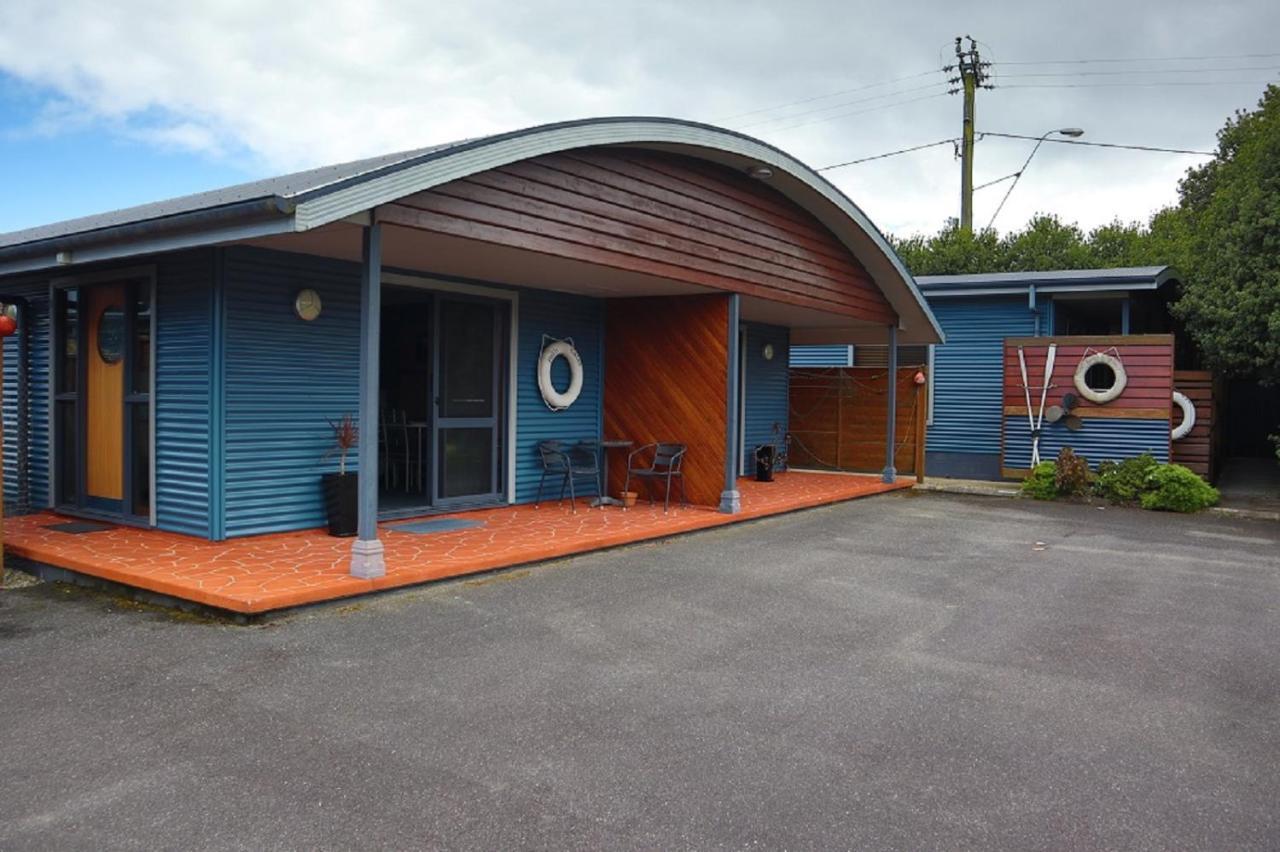 Strahan Bungalows Bagian luar foto